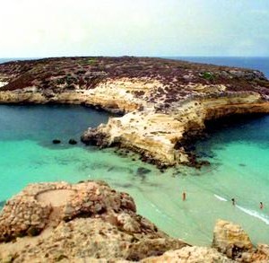 L'isola dei conigli a Lampedusa in un'immagine d'archivio ANSA/LANNINO-NACCARI